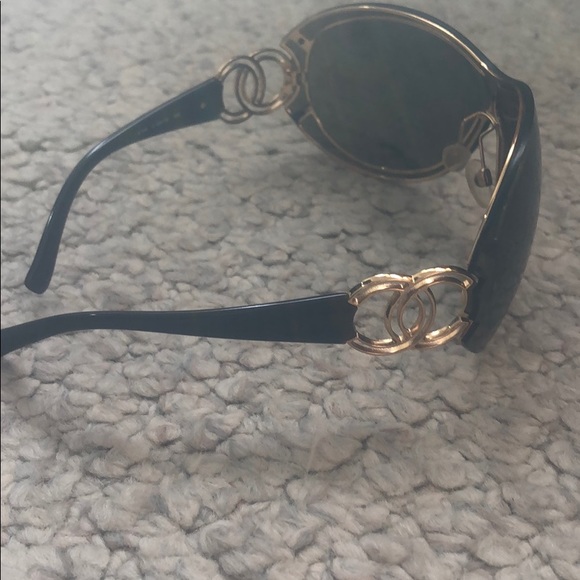 Chanel sunglasses - Picture 4 of 4